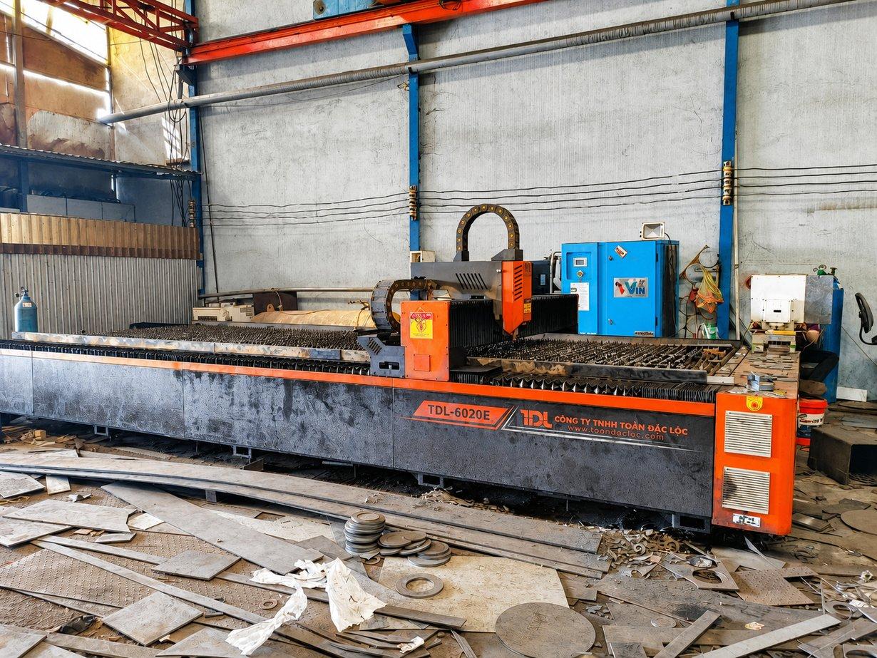 Máy cắt kim loại Laser